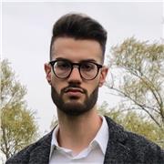 Software Engineer, laureato in informatica. Offro lezioni di informatica per diversi linguaggi e framework di programmazione